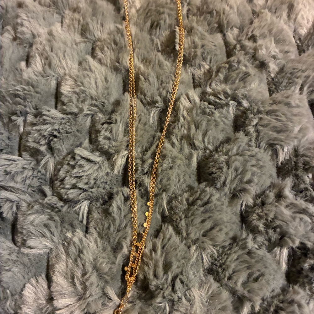 Universal Thread Gold Necklace with Opal Pendant - Picture 2 of 4